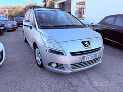 Argento Usata 2012 Peugeot 5008 Business-Line Monovolume | 3700 € (Super prezzo)