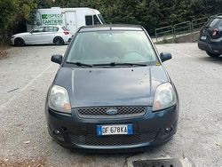 Grigio Usata 2007 Ford Fiesta Titanium Tre volumi | 1600 € (Super prezzo)