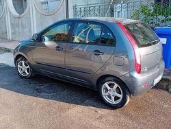 Grigio Usata 2010 Tata Indica Due volumi | 2000 €