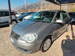 Nero Usata 2007 VW Polo Comfortline Tre volumi | 2700 € (Buon prezzo)