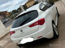 Bianco Usata 2011 Alfa Romeo Giulietta Due volumi | 5000 € (Ottimo prezzo)
