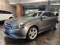 Grigio Usata 2015 Mercedes A180 Executive Tre volumi | 12.900 € (Buon prezzo)