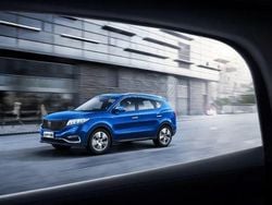 Nero Nuova 2025 DFSK Glory 580 Tre volumi | 24.988 €