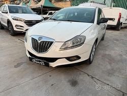 Bianco Usata 2012 Lancia Delta Gold Due volumi | 4499 € (Buon prezzo)