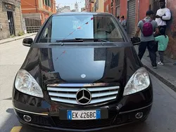 Nero Usata 2011 Mercedes A180 Avantgarde Tre volumi | 3900 € (Buon prezzo)