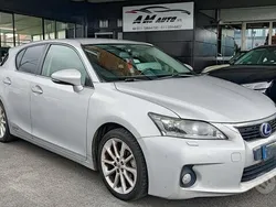 Lexus CT200h