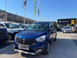 Blu/azzurro Usata 2022 Dacia Lodgy Stepway Monovolume | 13.800 € (Buon prezzo)