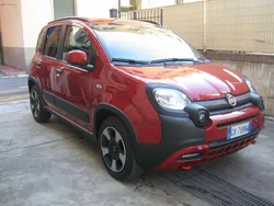 Rosso pastello Usata 2024 Fiat Panda Due volumi | 16.900 € (Buon prezzo)