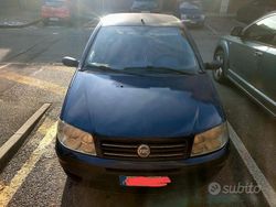 Blu Usata 2004 Fiat Punto Due volumi | 2000 €