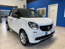 Bianco pastello Usata 2019 Smart ForFour Electric Drive Tre volumi | 8900 € (Super prezzo)