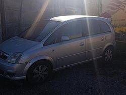 Grigio Usata 2008 Opel Meriva Enjoy Monovolume | 400 €