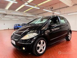 Nero Usata 2007 Mercedes A180 Tre volumi | 2500 € (Buon prezzo)