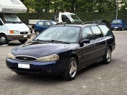 Blu/azzurro Usata 1998 Ford Mondeo Ghia Station wagon | 1500 €