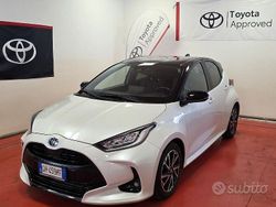Bianco Usata 2022 Toyota Yaris Hybrid Style Tre volumi | 18.000 € (Cara)