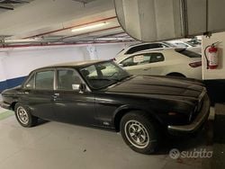 Nero Usata 1982 Jaguar XJ6 Tre volumi | 8000 €