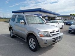 Argento Usata 2006 Mitsubishi Pajero Intense SUV | 9900 € (Buon prezzo)