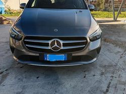 Grigio Usata 2020 Mercedes B180 Monovolume | 20.500 €