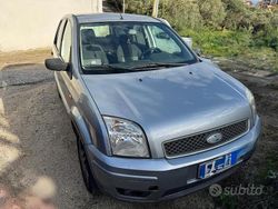 Grigio Usata 2007 Ford Fusion | 3200 €