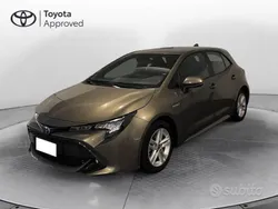 Oxide bronze Usata 2021 Toyota Corolla Active Tre volumi | 18.900 € (Buon prezzo)