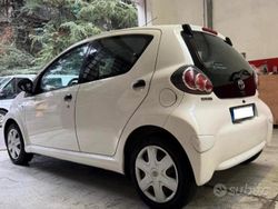 Bianco Usata 2012 Toyota Aygo Due volumi | 3500 € (Buon prezzo)