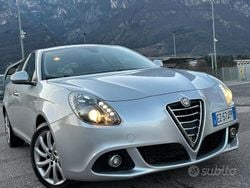 Bianco Usata 2015 Alfa Romeo Giulietta Tre volumi | 5900 € (Buon prezzo)