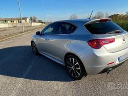 Grigio Usata 2011 Alfa Romeo Giulietta Tre volumi | 8300 € (Cara)