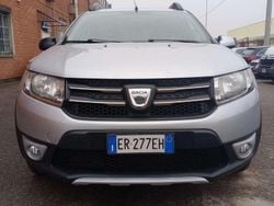 Argento Usata 2013 Dacia Sandero Prestige Tre volumi | 2500 € (Buon prezzo)