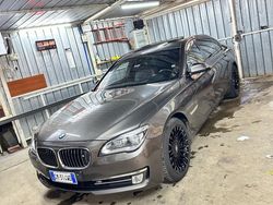 Grigio Usata 2014 BMW 750 Tre volumi | 28.000 €