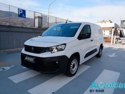 Bianco Usata 2023 Peugeot Partner Premium Monovolume | 12.900 € (Super prezzo)