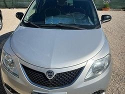 Argento Usata 2017 Lancia Ypsilon Gold Due volumi | 7590 € (Ottimo prezzo)