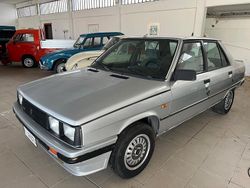 Argento Usata 1986 Renault R9 Tre volumi | 2900 €