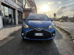 Blu/azzurro Usata 2016 Toyota Yaris Hybrid Tre volumi | 11.300 € (Buon prezzo)