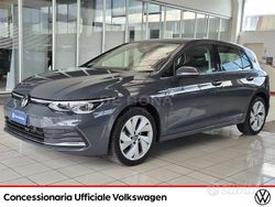 Dolphin grey Usata 2024 VW Golf VIII Style Tre volumi | 24.800 € (Ottimo prezzo)