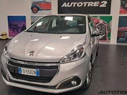 Argento Usata 2016 Peugeot 208 Active Due volumi | 6990 € (Buon prezzo)