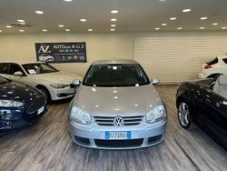 Argento Usata 2007 VW Golf V Comfortline Tre volumi | 5500 € (Buon prezzo)