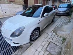 Bianco Usata 2010 Alfa Romeo Giulietta Quadrifoglio Verde Tre volumi | 9990 € (Buon prezzo)