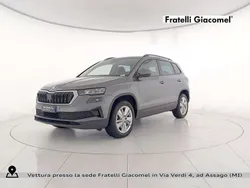Grigio graphite metallizzato Usata 2023 Skoda Karoq Executive SUV | 25.400 € (Buon prezzo)