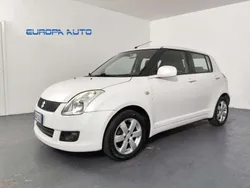Bianco Usata 2010 Suzuki Swift GL Tre volumi | 3950 € (Buon prezzo)