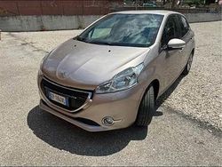 Usata 2014 Peugeot 208 Due volumi | 5000 € (Buon prezzo)