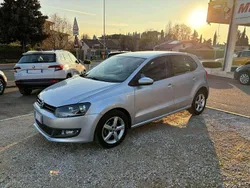 Argento Usata 2012 VW Polo Highline Tre volumi | 5700 € (Buon prezzo)