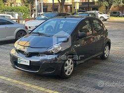 Grigio Usata 2010 Toyota Aygo Due volumi | 3990 € (Buon prezzo)