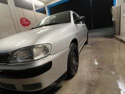 Usata 2001 Seat Ibiza Stella Tre volumi | 1400 €