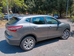 Grigio Usata 2015 Nissan Qashqai SUV | 8500 €