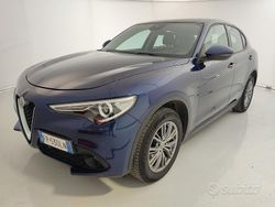 Blu Usata 2018 Alfa Romeo Stelvio Executive SUV | 20.900 € (Buon prezzo)