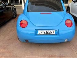 Blu/azzurro Usata 2000 VW Beetle Tre volumi | 2500 € (Molto cara)
