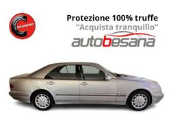 Argento Usata 2001 Mercedes E220 Elegance Tre volumi | 2497 €