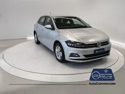 Argento Usata 2020 VW Polo Comfortline Tre volumi | 16.950 € (Buon prezzo)
