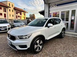Bianco Usata 2021 Volvo XC40 Momentum SUV | 23.900 € (Buon prezzo)