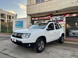 Bianco Usata 2014 Dacia Duster Lauréate SUV | 6490 € (Buon prezzo)