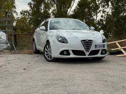 Bianco Usata 2014 Alfa Romeo Giulietta Due volumi | 6500 € (Buon prezzo)